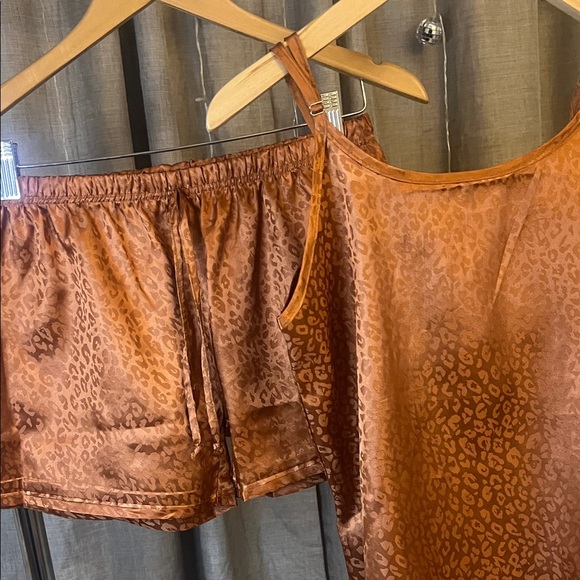 Leopard Print Satin Pajama Set - Picture 15 of 16